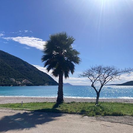 Helios Beach House Mikros Gialos Bagian luar foto