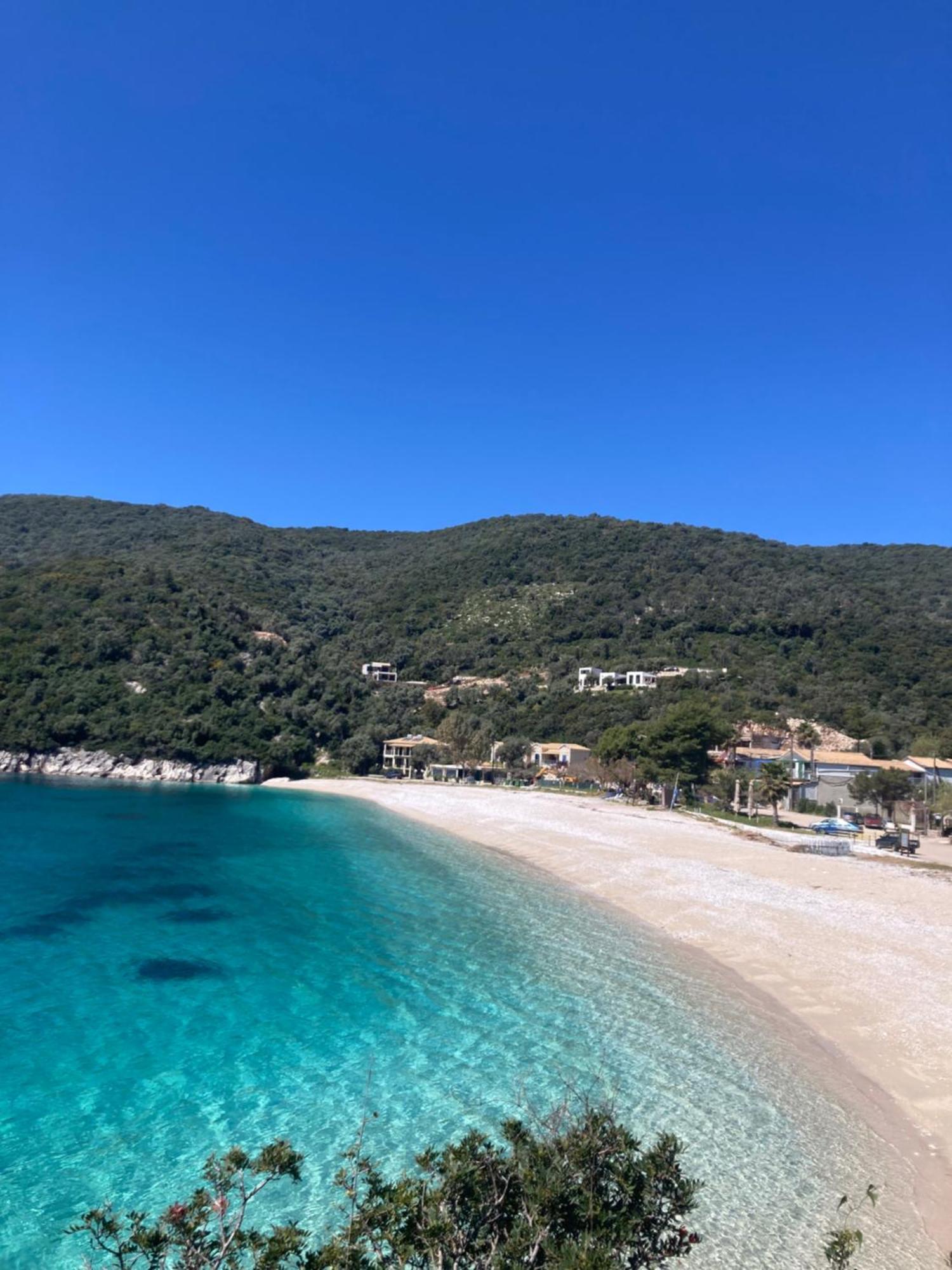 Helios Beach House Mikros Gialos Bagian luar foto