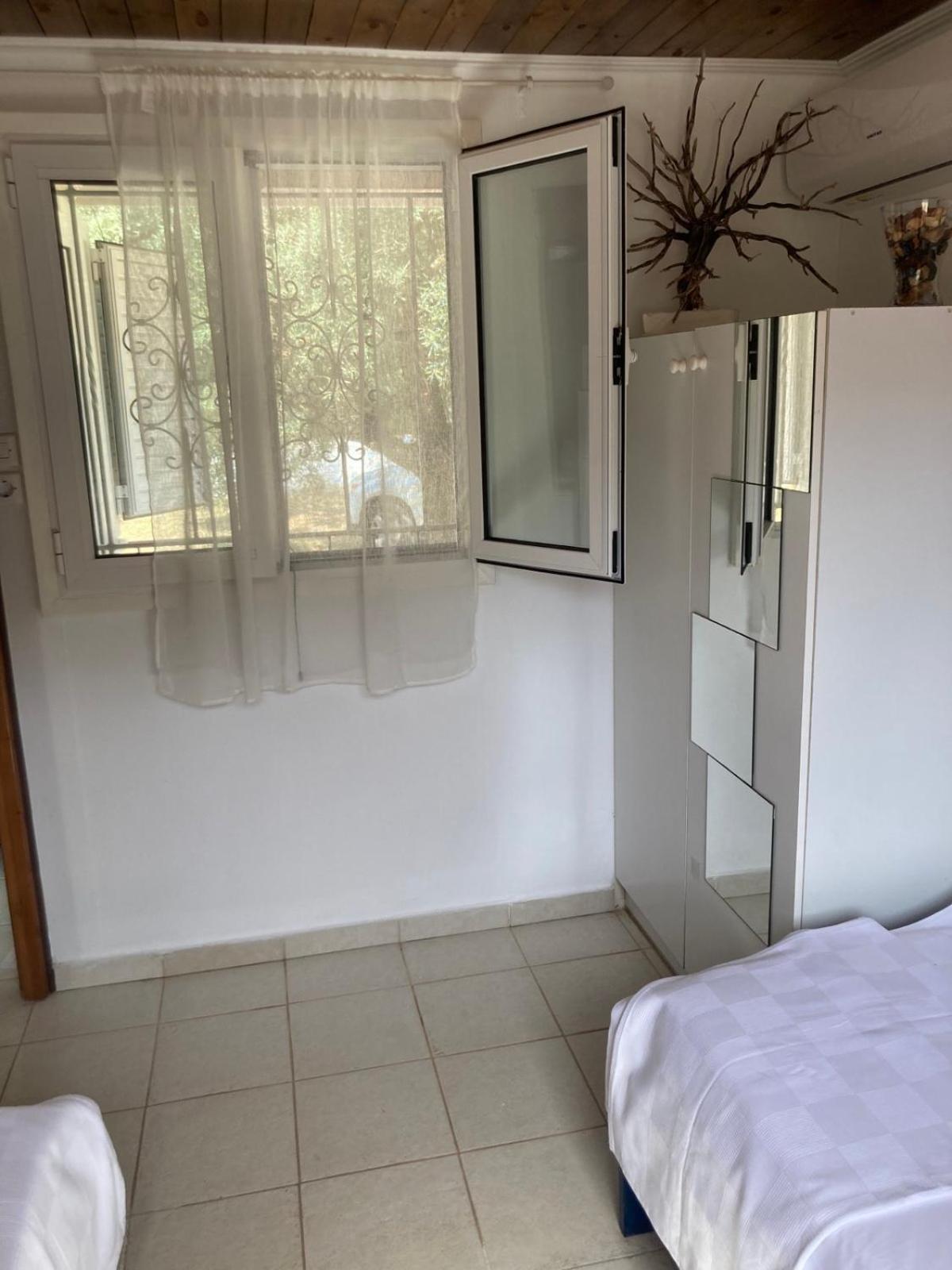 Helios Beach House Mikros Gialos Bagian luar foto